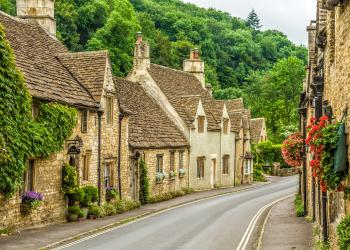 Book a Cotswolds vacation rental for a special city break or vacation - HomeToGo