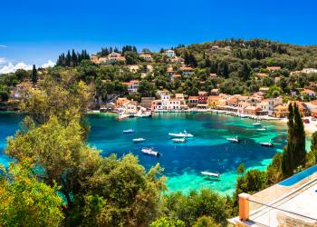Grottoes and seafood await at your Paxos holiday letting - HomeToGo