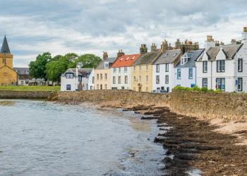Find your own quaint holiday cottage in the village of Pittenweem - HomeToGo