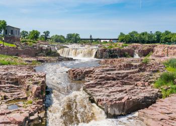 Feel the breeze of vacation homes on the Great Plains in Sioux Falls - HomeToGo