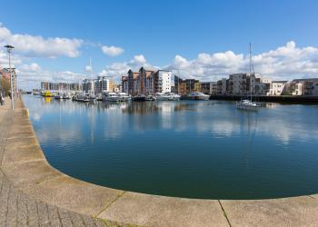 A holiday letting in the historical fishing port of Portishead - HomeToGo