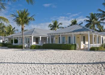 Relax in the sun at your stylish vacation home on Saint Pete Beach - HomeToGo
