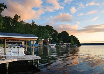 Why not try a vacation home in charming Chautauqua, New York - HomeToGo