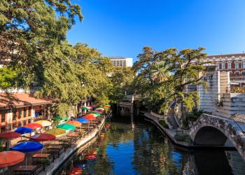 City tours and Texan charm with a San Antonio vacation rental - HomeToGo