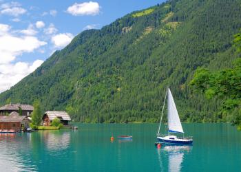 Una casa vacanze sul Weißensee: acque color smeraldo e scenari alpini - HomeToGo
