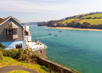 A Quintessential British seaside town: stay in a Salcombe vacation home - HomeToGo
