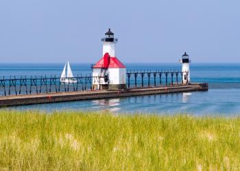 Book a vacation home in Saint Joseph for a lakeside adventure - HomeToGo