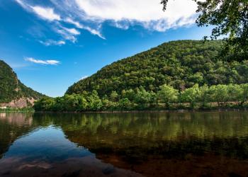 Have an mountain adventure with Pocono Pines vacation homes - HomeToGo