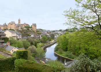 Locations de vacances et chambres d'hôtes en Corrèze - HomeToGo