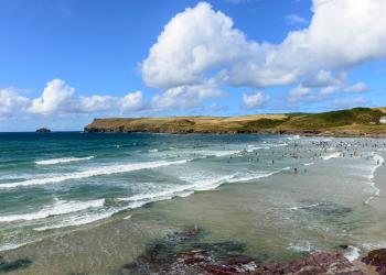 Vacation cottages in Polzeath: An adventure-filled coastal getaway - HomeToGo