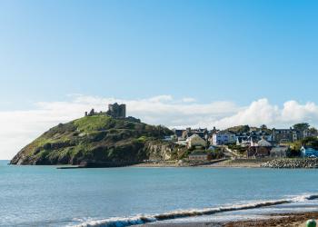 Holiday Cottages in Criccieth - HomeToGo