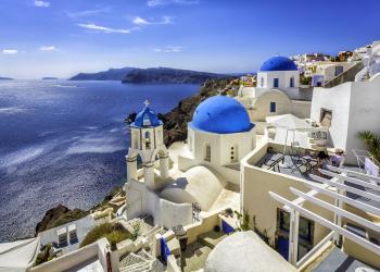 Find your dream holiday house on Santorini - HomeToGo