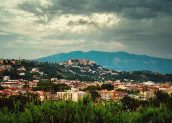 Una casa vacanze a Minturno, la sentinella della costa laziale - HomeToGo