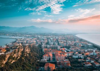 Una casa vacanze a Milazzo: tra spiagge di ghiaia e piscine naturali - HomeToGo