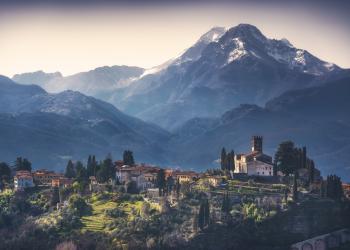 Garfagnana: case vacanze nell'incanto delle Alpi Apuane - HomeToGo