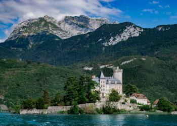 Explore Southeastern France with Holiday Rentals in Lake Annecy - HomeToGo