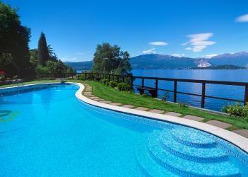Ferienhaus mit Pool am Gardasee - HomeToGo