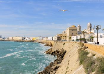Learn the Spanish History and Culture with a Vacation Rental in Cadiz - HomeToGo