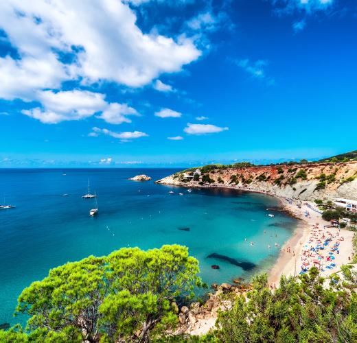 Case vacanza a Playa d'en Bossa: vivere Ibiza giorno e notte - HomeToGo
