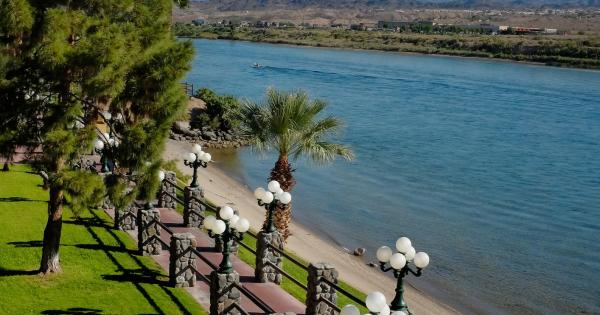 Discover a different side of Nevada with vacation homes in Laughlin - HomeToGo