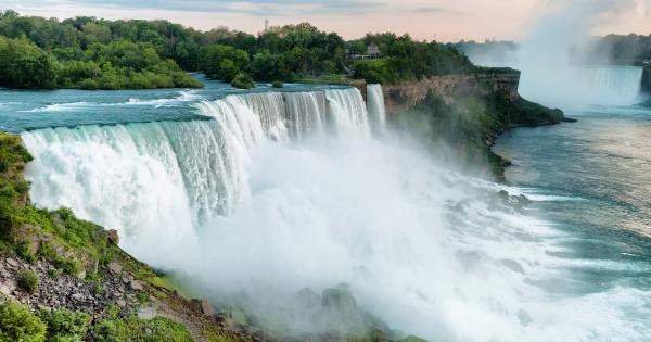 A vacation home at thundering Niagara Falls awaits - HomeToGo