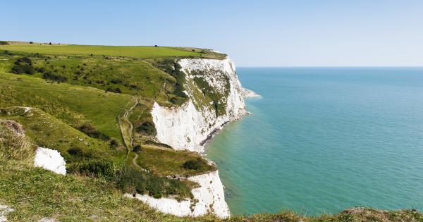 Explore holiday cottages in the charming port town of Dover - HomeToGo