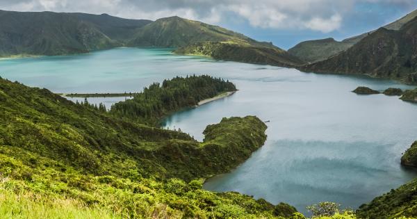 Organiza tu viaje y encuentra alojamiento en las Azores - HomeToGo