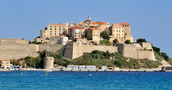 Una casa vacanze a Calvi: il modo ideale per scoprire la Corsica. - HomeToGo