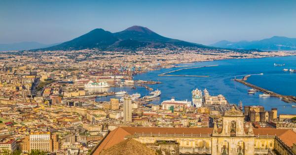 Noclegi w Neapolu dla pasjonatów historii, sztuki i wulkanów - HomeToGo