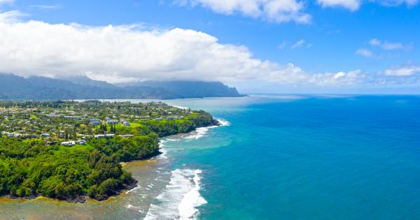 Enjoy a swanky vacation rental in picturesque Princeville - HomeToGo