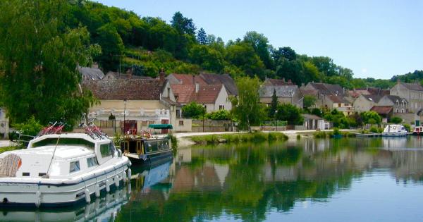 Hausboot in Burgund - HomeToGo