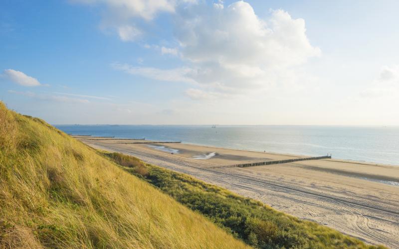 Een vakantiehuis aan de uitgestrekte stranden van Zeeuws-Vlaanderen - HomeToGo