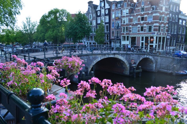 Vista de Amsterdam en primavera