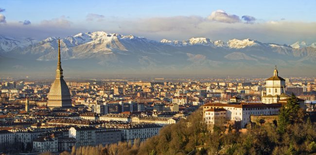 Torino con la Mole Antonelliana e le Alpi sullo sfondo