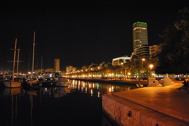 Paseo del Puerto de Alicante