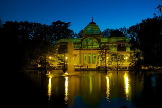 Palacio de Cristal_Retiro Park_Madrid (c) Shutterstock