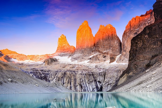 Het nationaal park Torres del Paine met de drie beroemde rotstoppen