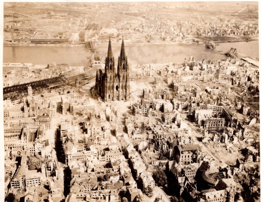 Kölner Dom in Köln, Deutschland WWII