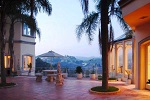 Accommodation with a view in Bel-Air, Los Angeles