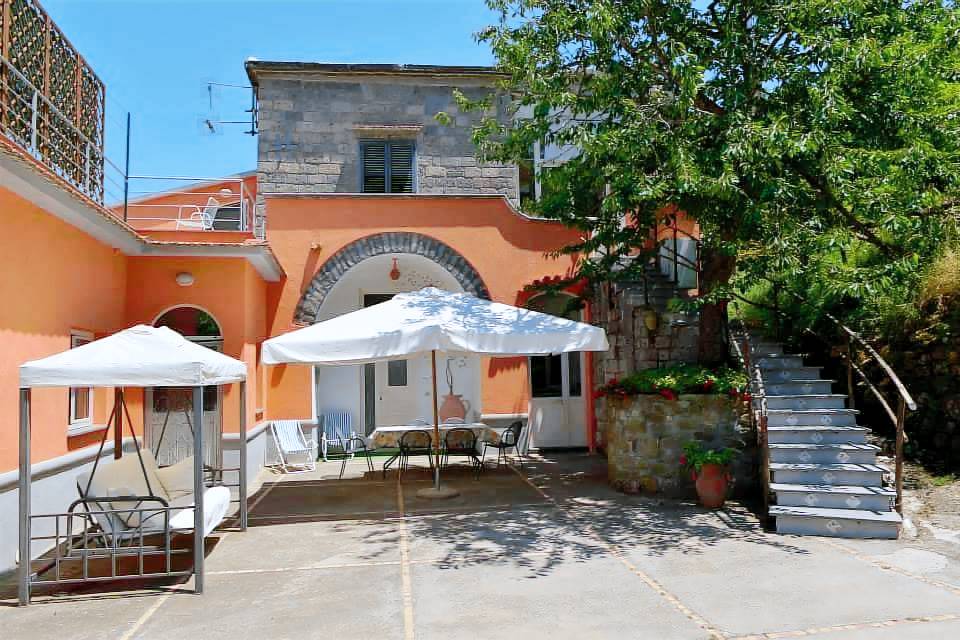 Villa panoramica e tranquillia sulle colline di Sorrento