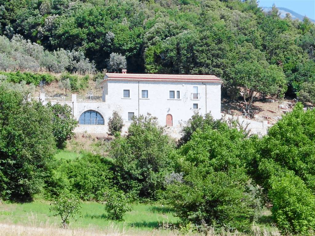 CASOLARE RUSTICO IMMERSO NELLA NATURA