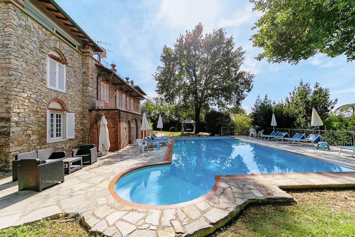 Appartamento a Monsummano Terme con terrazza, piscina e giardino
