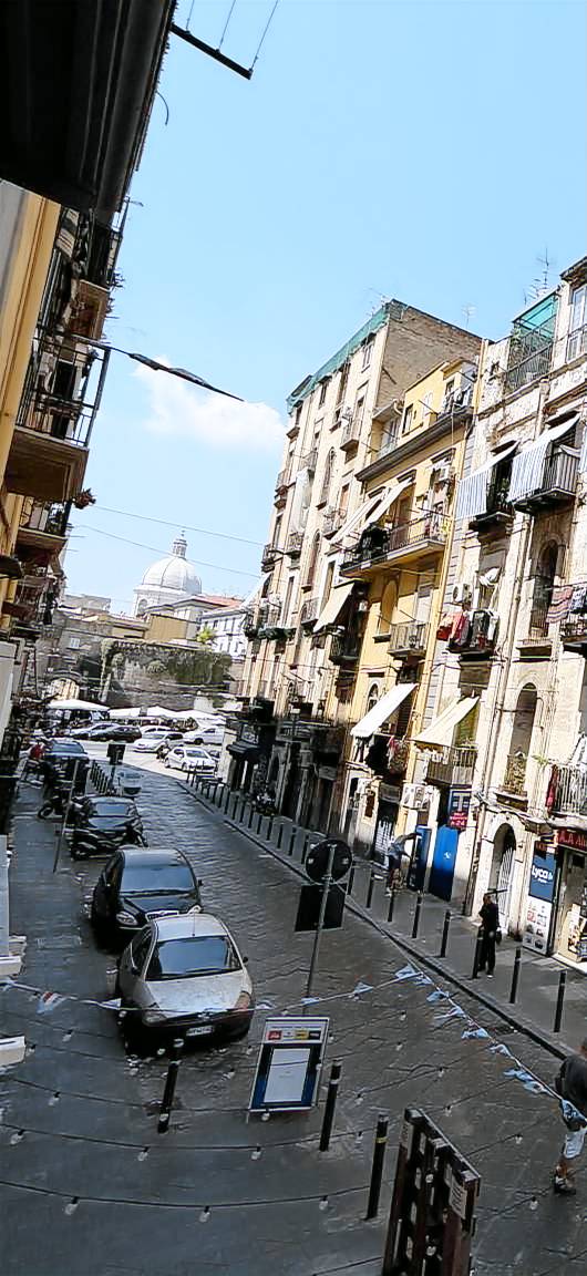 Accogliente Appartamento con Terrazza e WiFi a Napoli