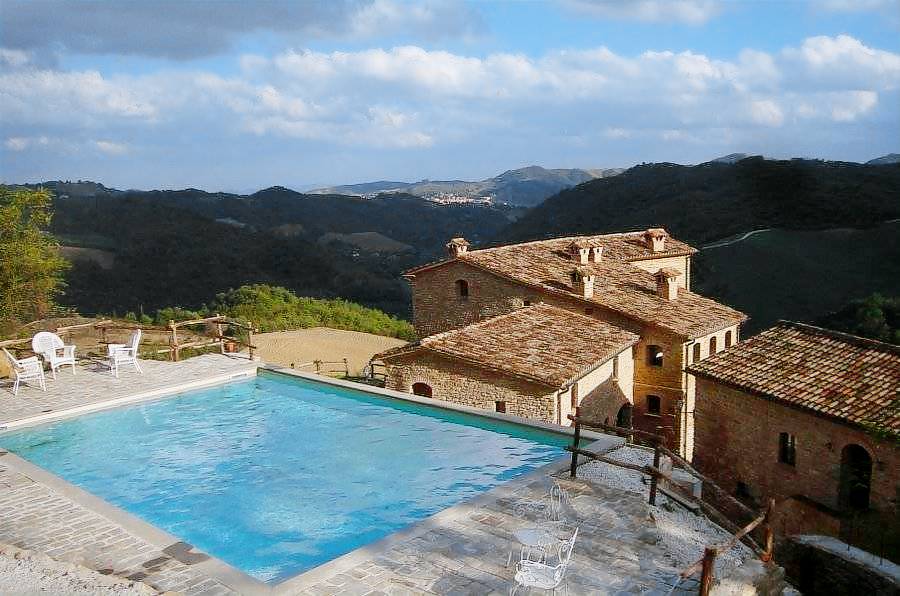 Casa a Macerata Feltria con piscina