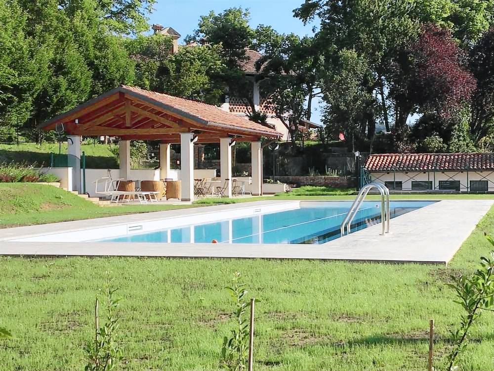 Casale a Nizza Monferrato con piscina, terrazza e barbecue