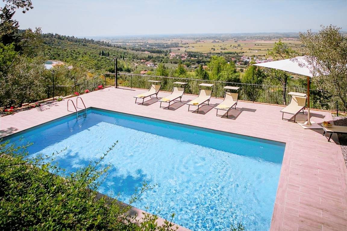 Casa a Montecchio con terrazza, piscina e barbecue