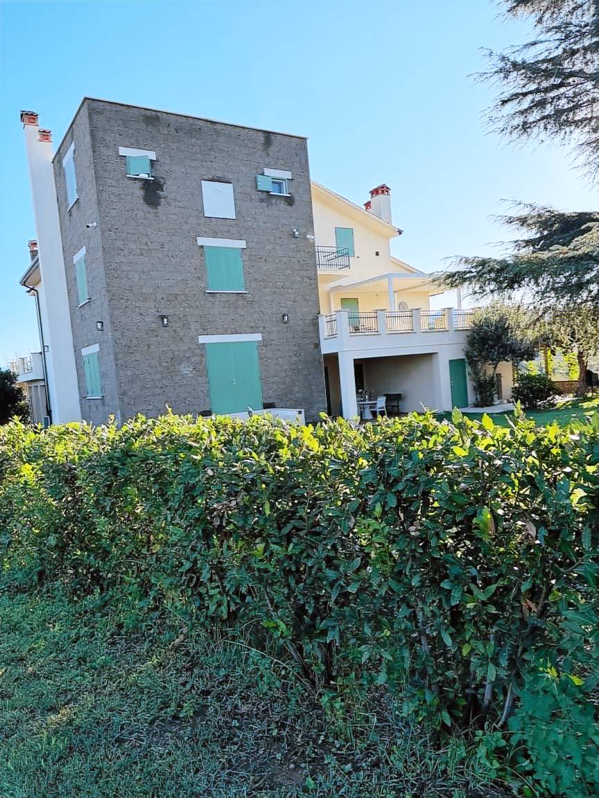 Appartamento indipendente all'interno della Tenuta il Poggio a Teano, immerso nella natura e dotato di ogni comfort