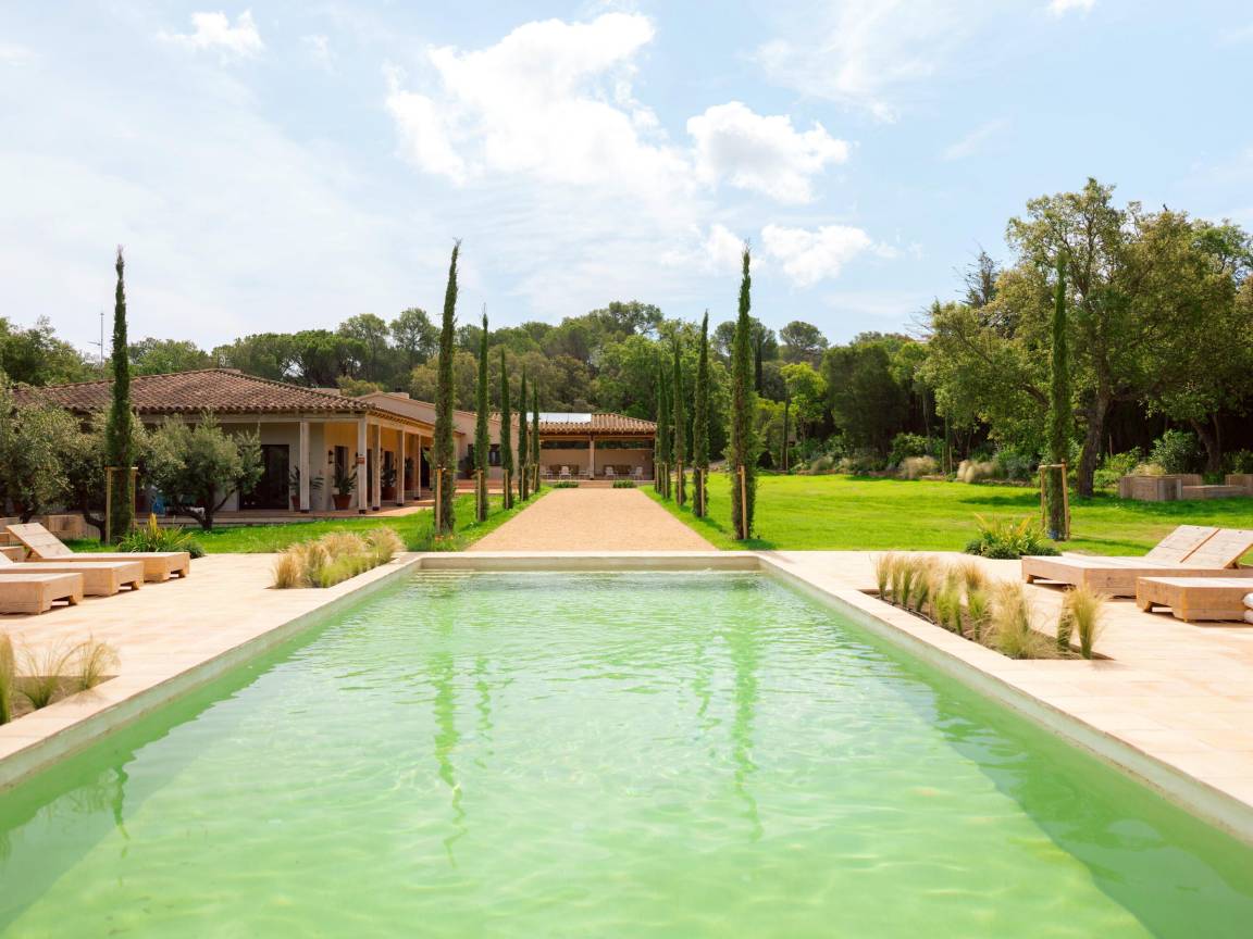 300 M² Casa Rural ∙ 6 Habitaciones ∙ 12 Huéspedes - Costa Brava