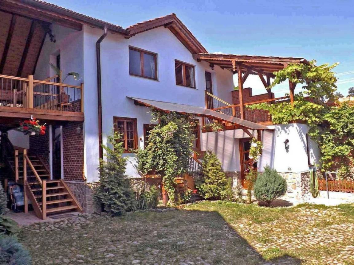 82 M² House ∙ 3 Bedrooms ∙ 6 Guests - Orlat