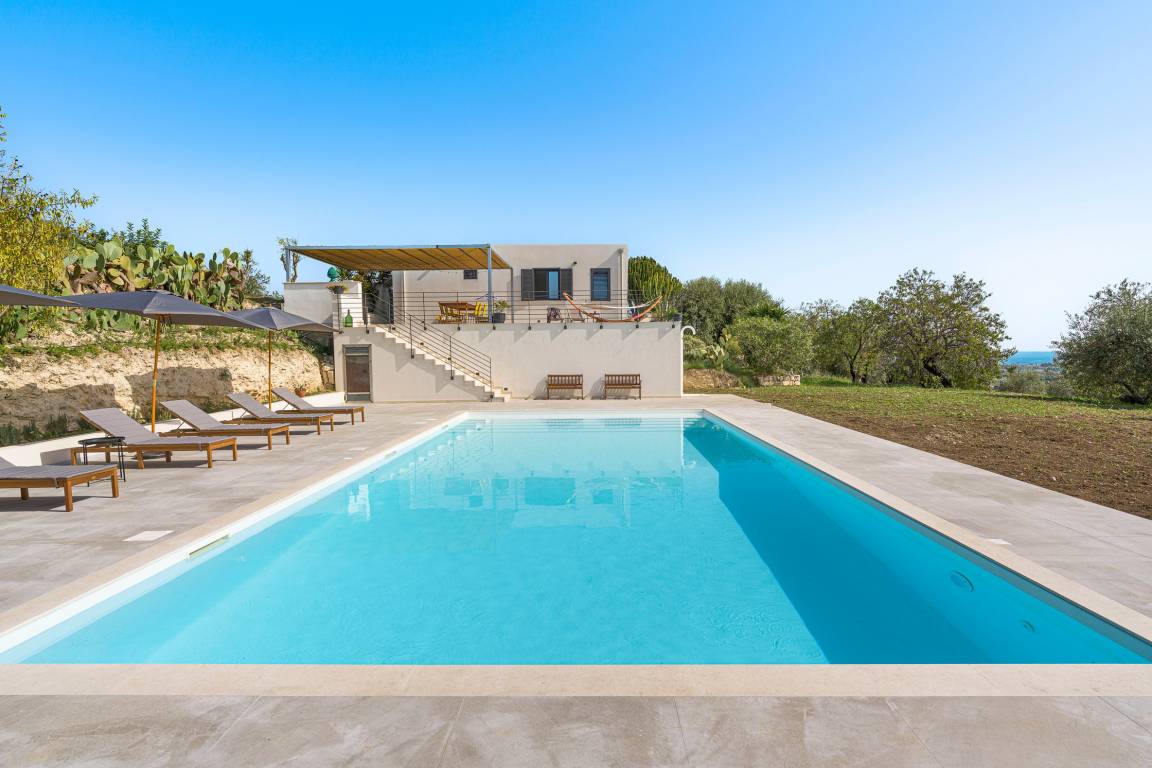 110 M² Villa ∙ 3 Habitaciones ∙ 6 Huéspedes - Noto
